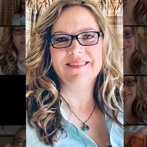 Meet your Posher, Dana